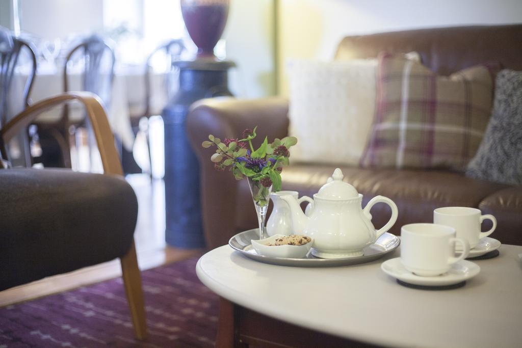 The Conigre Hotel Melksham Buitenkant foto