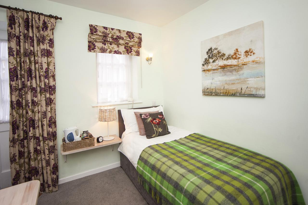 The Conigre Hotel Melksham Buitenkant foto