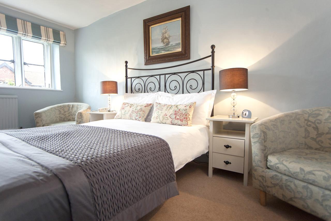 The Conigre Hotel Melksham Buitenkant foto