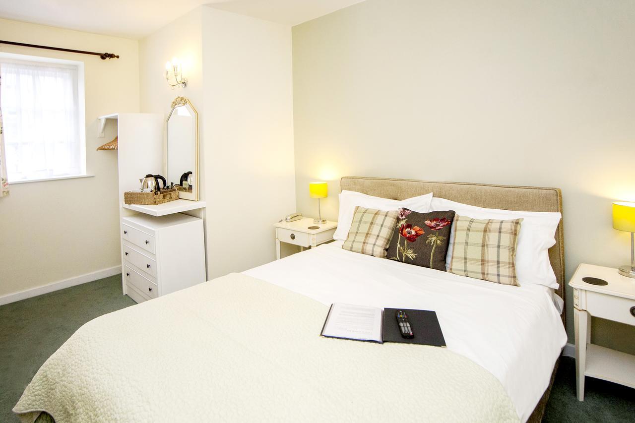 The Conigre Hotel Melksham Buitenkant foto