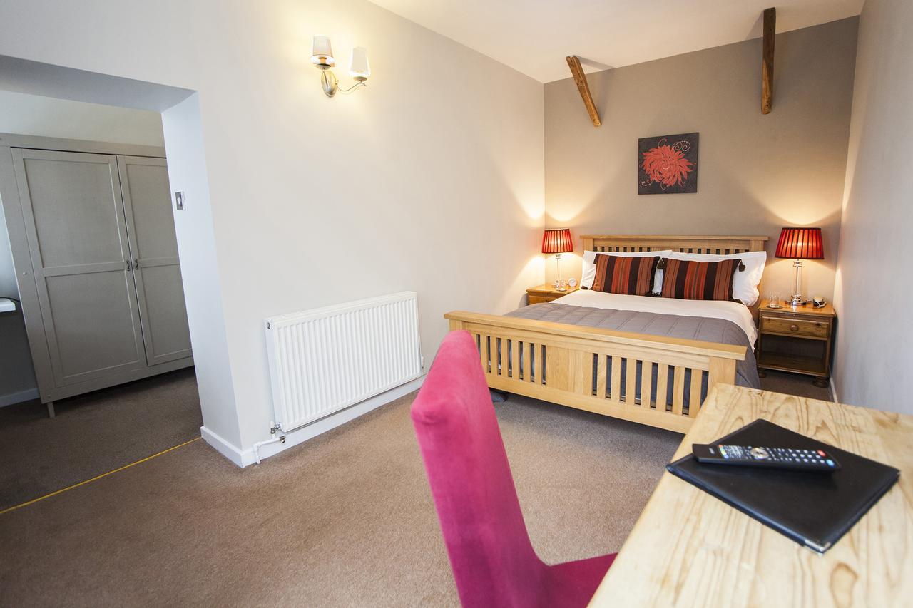 The Conigre Hotel Melksham Buitenkant foto