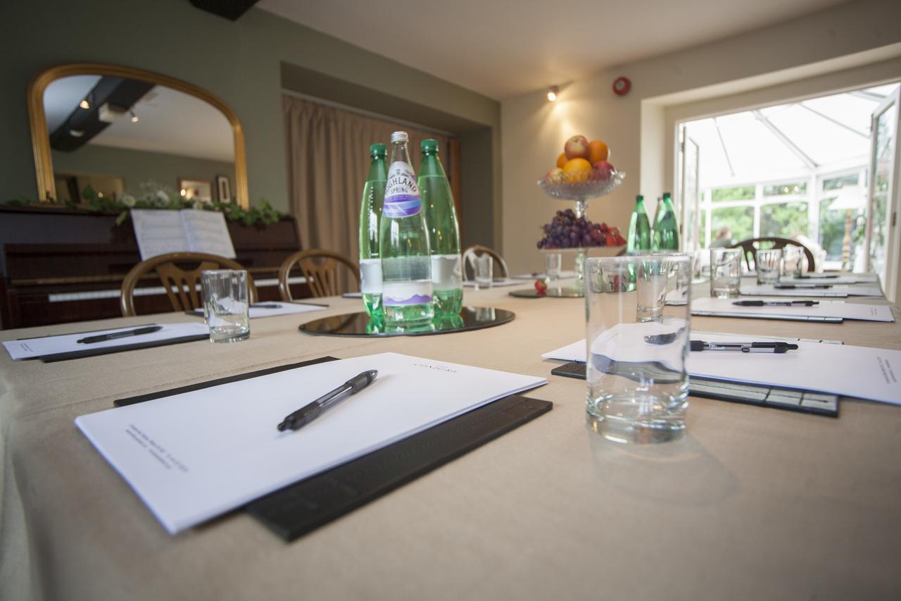 The Conigre Hotel Melksham Buitenkant foto