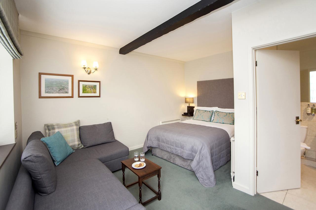 The Conigre Hotel Melksham Buitenkant foto